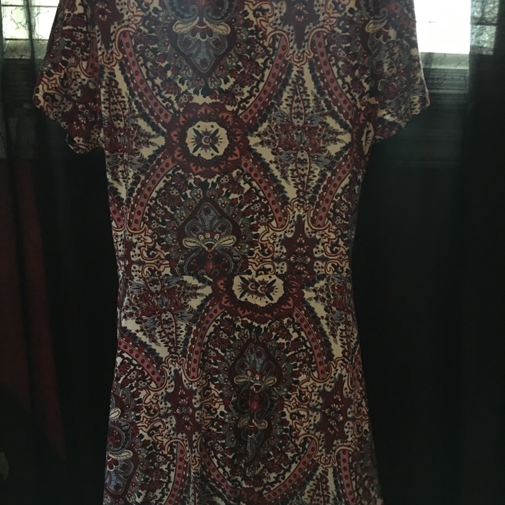 Stretchy Patterned Dress - Picture 4 of 4